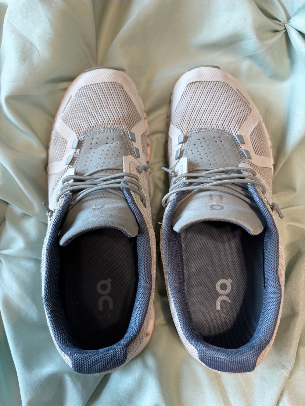ON Cloud 5 Glacier White Women's Size 8 - Picture 5 of 7
